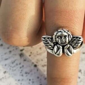 Angel baby cherub love ring size 7.5